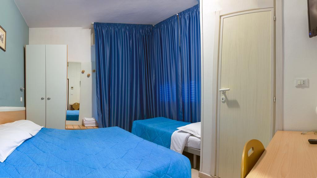 Triple Room,641221617:JPEG