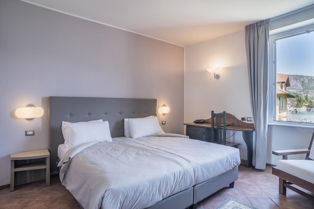 Doppelzimmer mit seitlichem Seeblick
