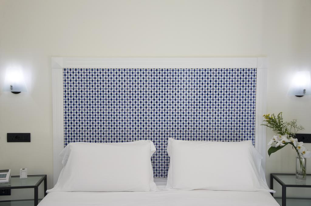Double or Twin Room Partial Sea View,462779748:JPEG