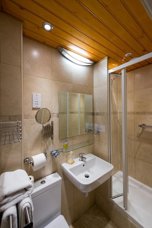 En-Suite Double Room with Extra Bed