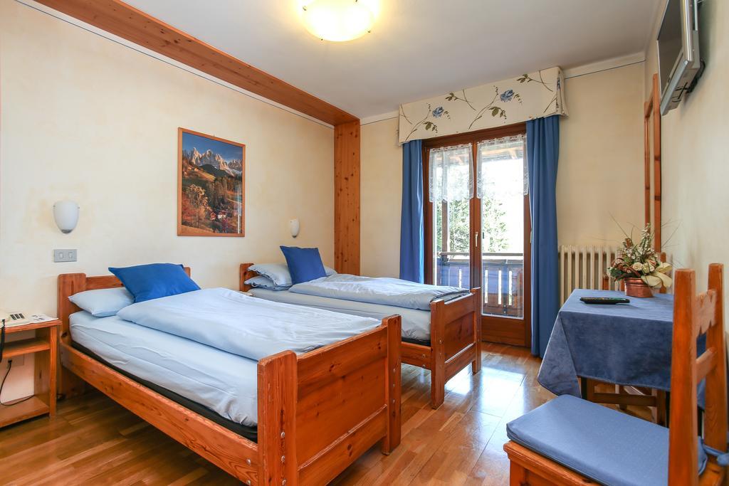 Standard Double or Twin Room with Balcony,448336185:JPEG