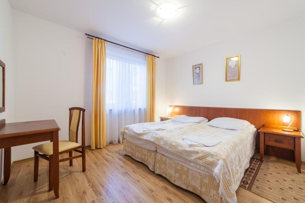 One-Bedroom Apartment with Balcony (3 Adults)