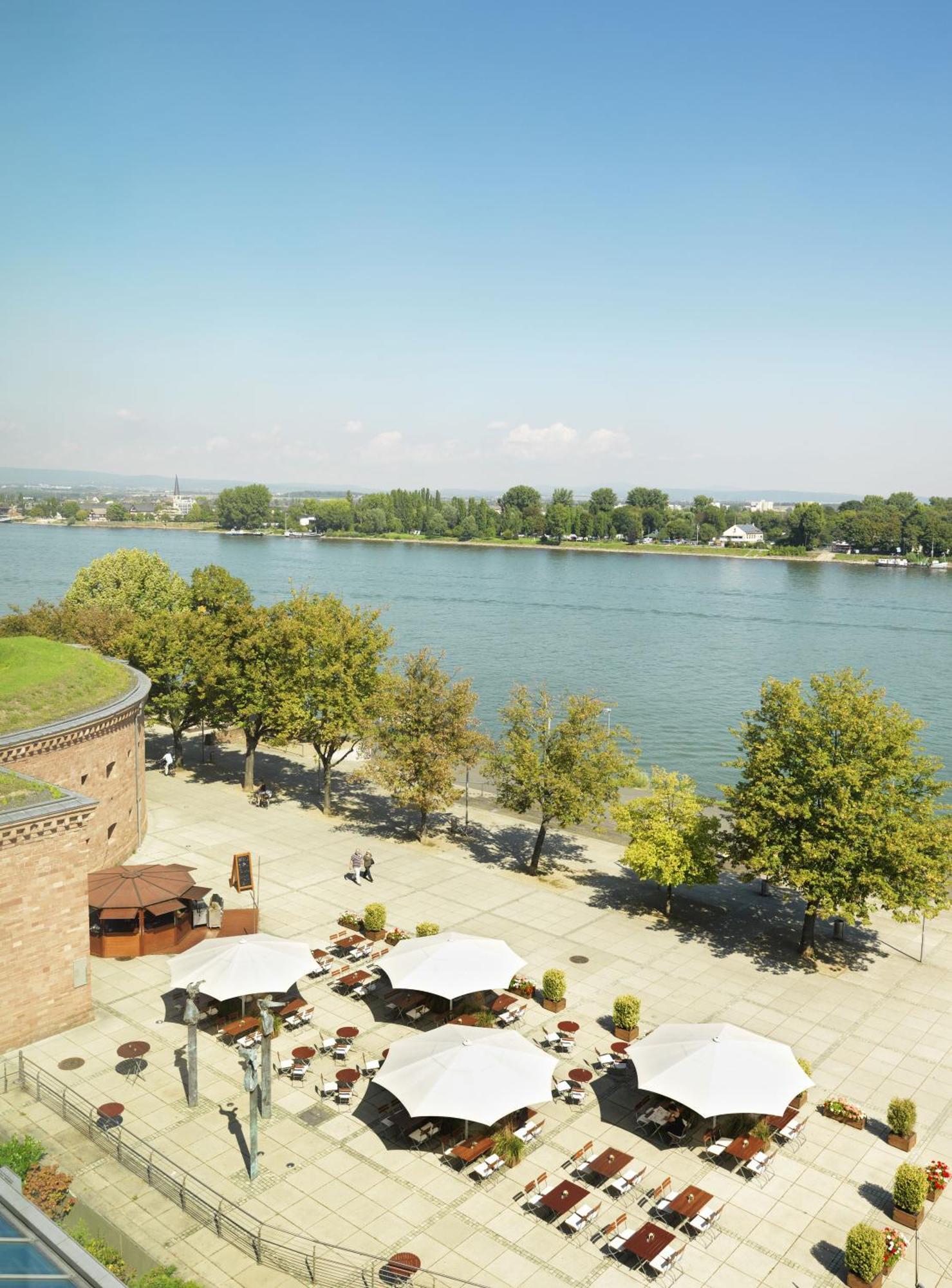 Chambre Lit King-Size avec Accès au Club - Vue sur Rivière