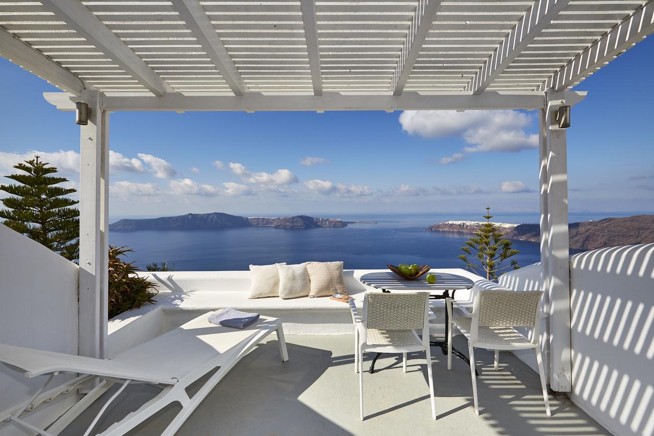 Junior Suite with Caldera View
