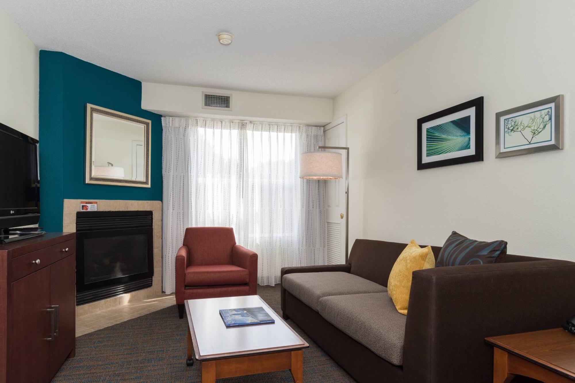 Two-Bedroom Suite,554638773:JPEG