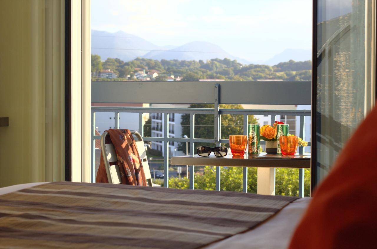 Chambre Lit King-Size avec Balcon