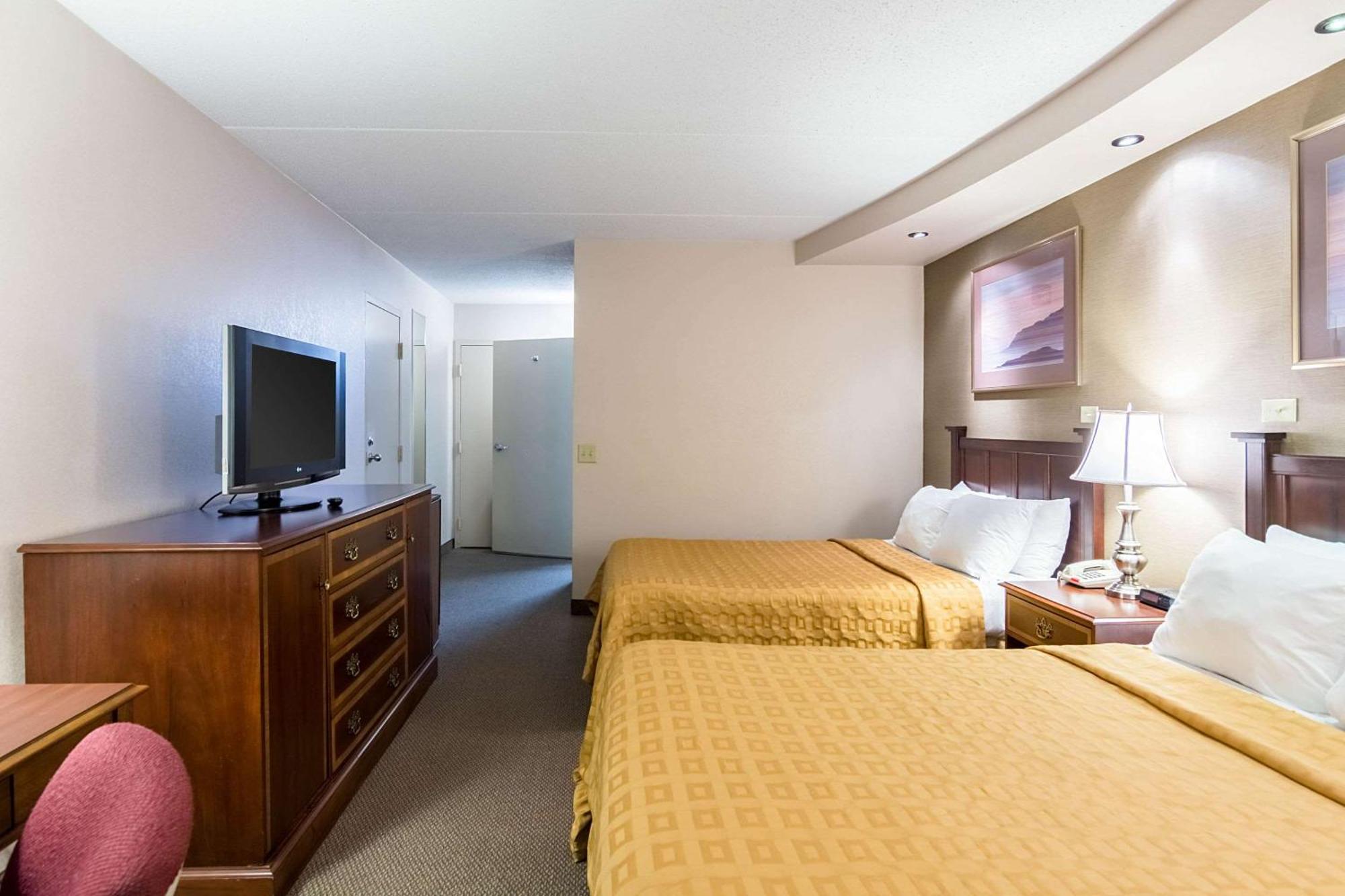 Double Room with Pool View - Non-Smoking