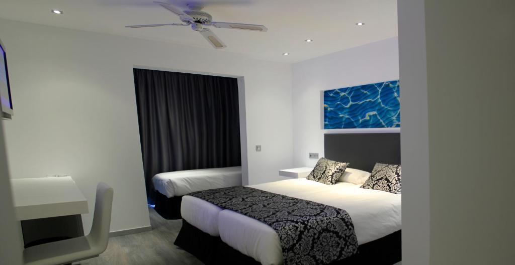 Triple Room with Sea View (2 Adults + 1 Child),125286561:JPEG