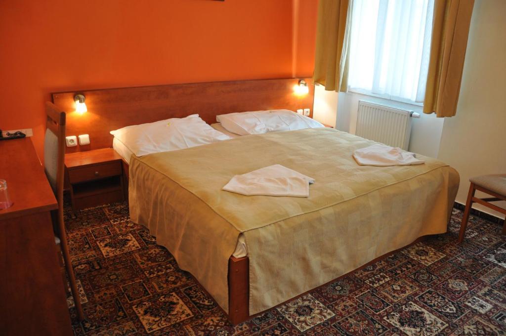 Triple Room,62098987:JPEG