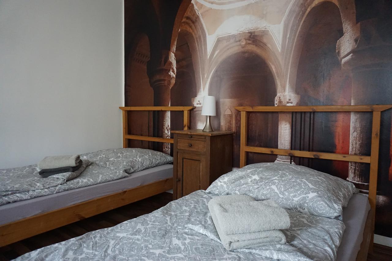 Two-Bedroom Apartment,631936659:JPEG