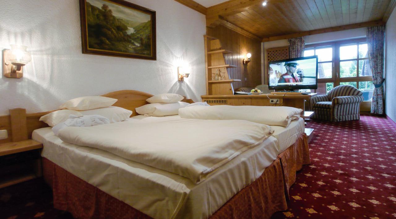 Double Room with Balcony (2 Adults + 1 Child),1672576300:JPEG