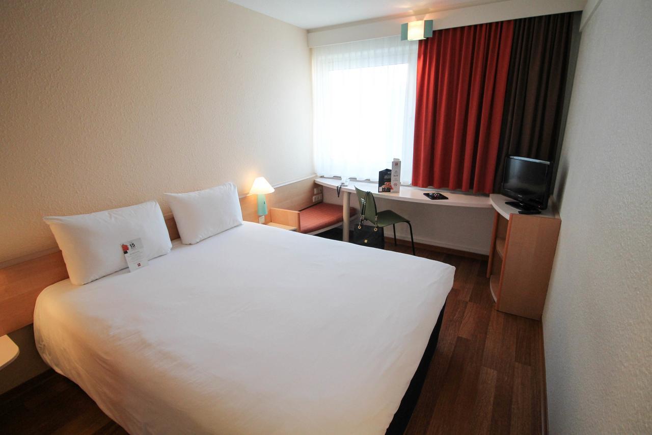 Standard King Room,641357877:JPEG