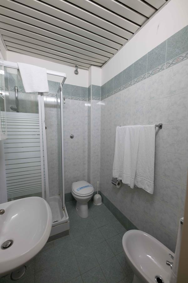 Doppel- oder Zweibettzimmer