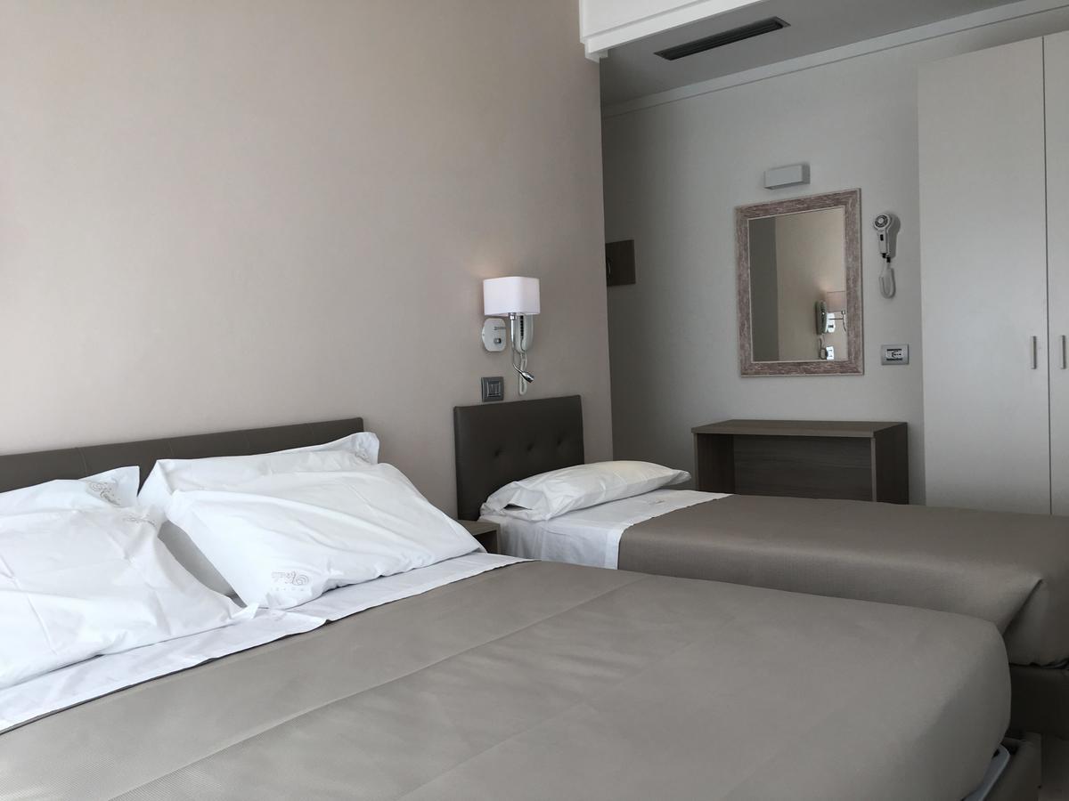 Triple Room,649243569:JPEG