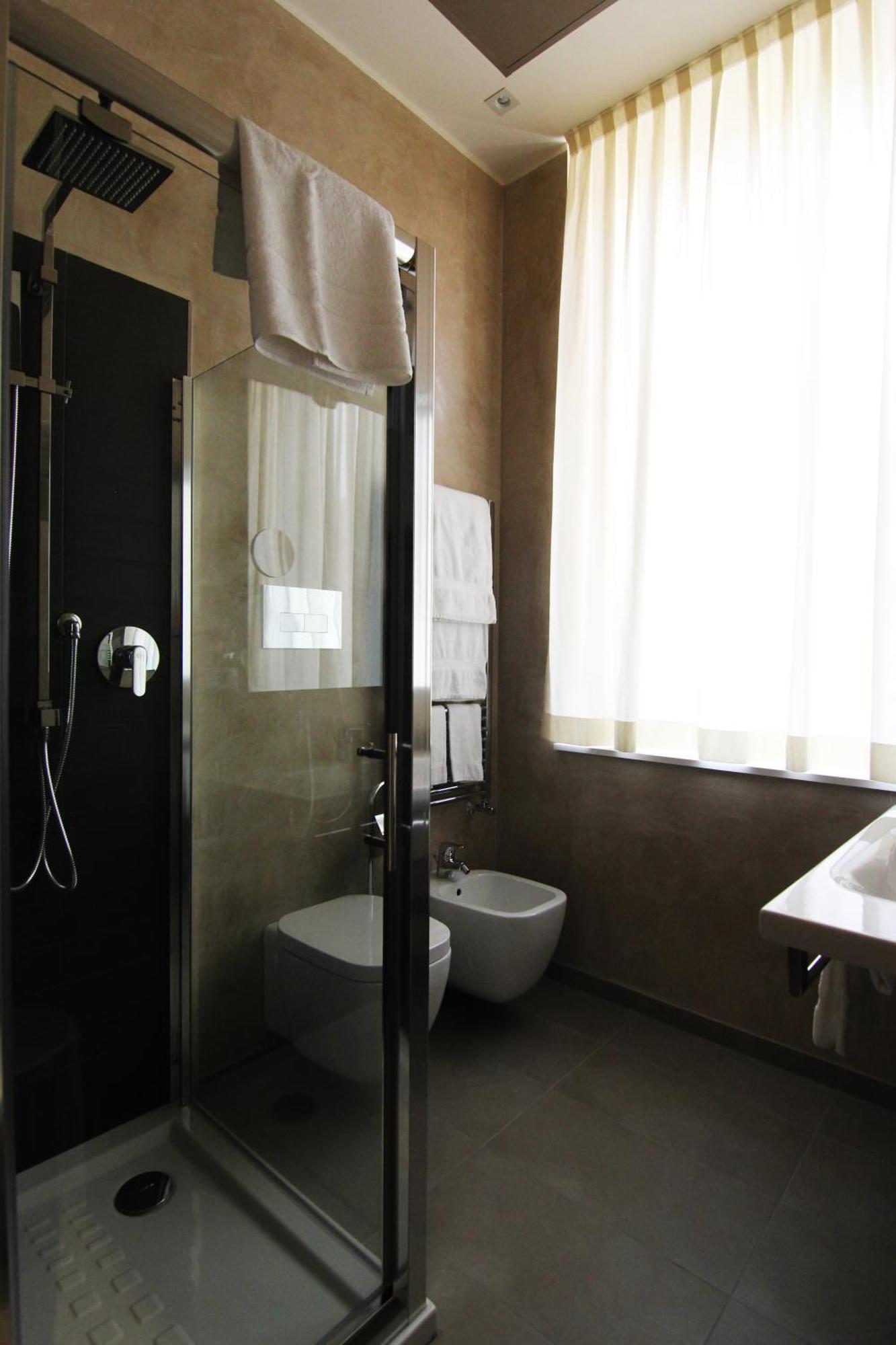 Quarto com Cama de Casal ou 2 de Solteiro