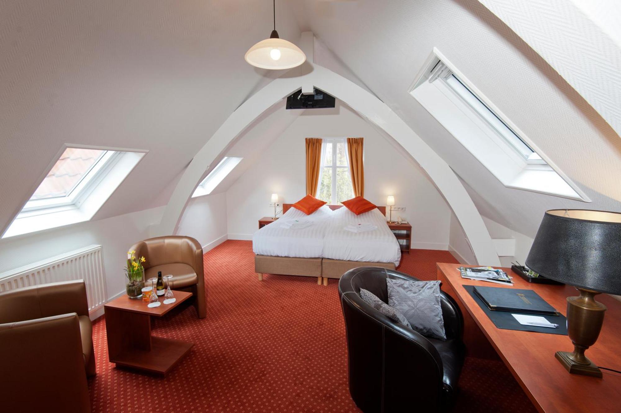 Classic Room with Church View,1090085325:JPEG