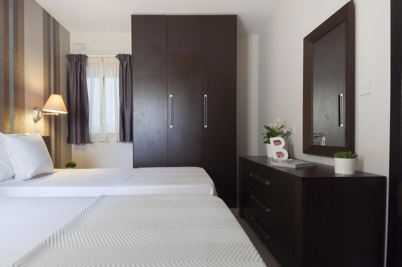 Two-Bedroom Apartment,696923778:JPEG