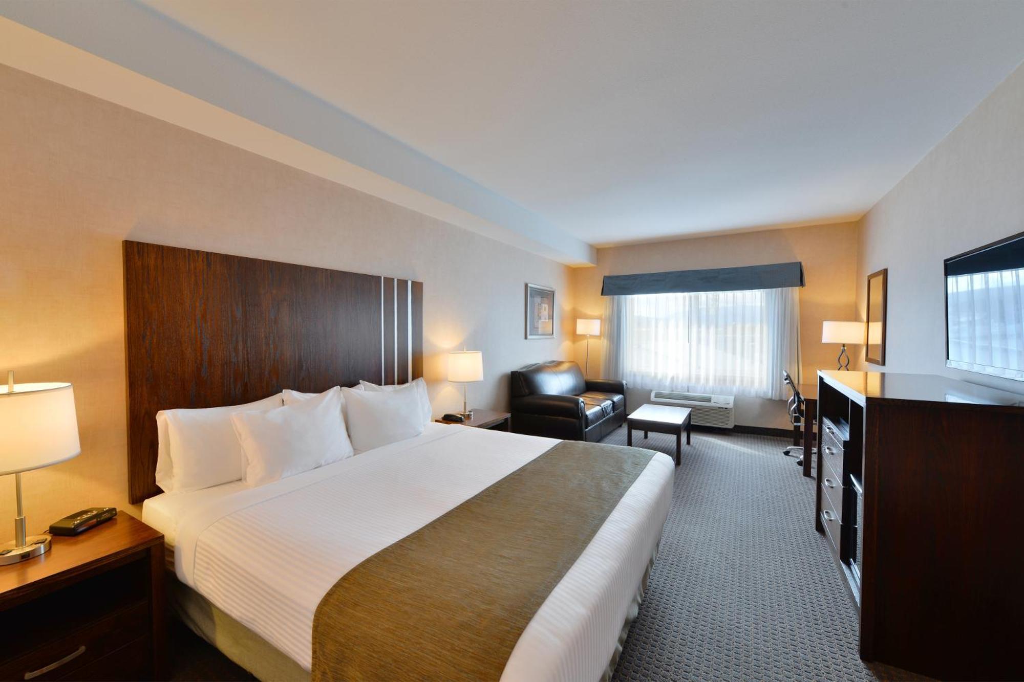 One-Bedroom King Suite
