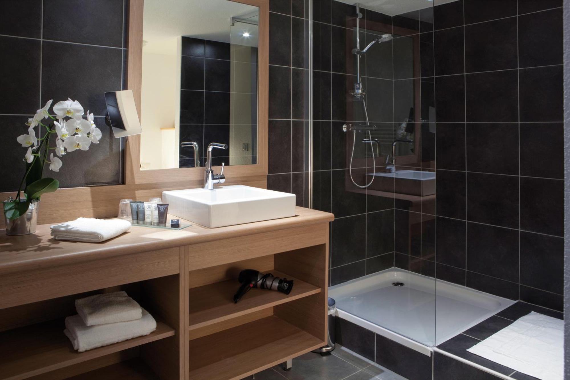 One-Bedroom Apartment (4 Adults),703508068:JPEG