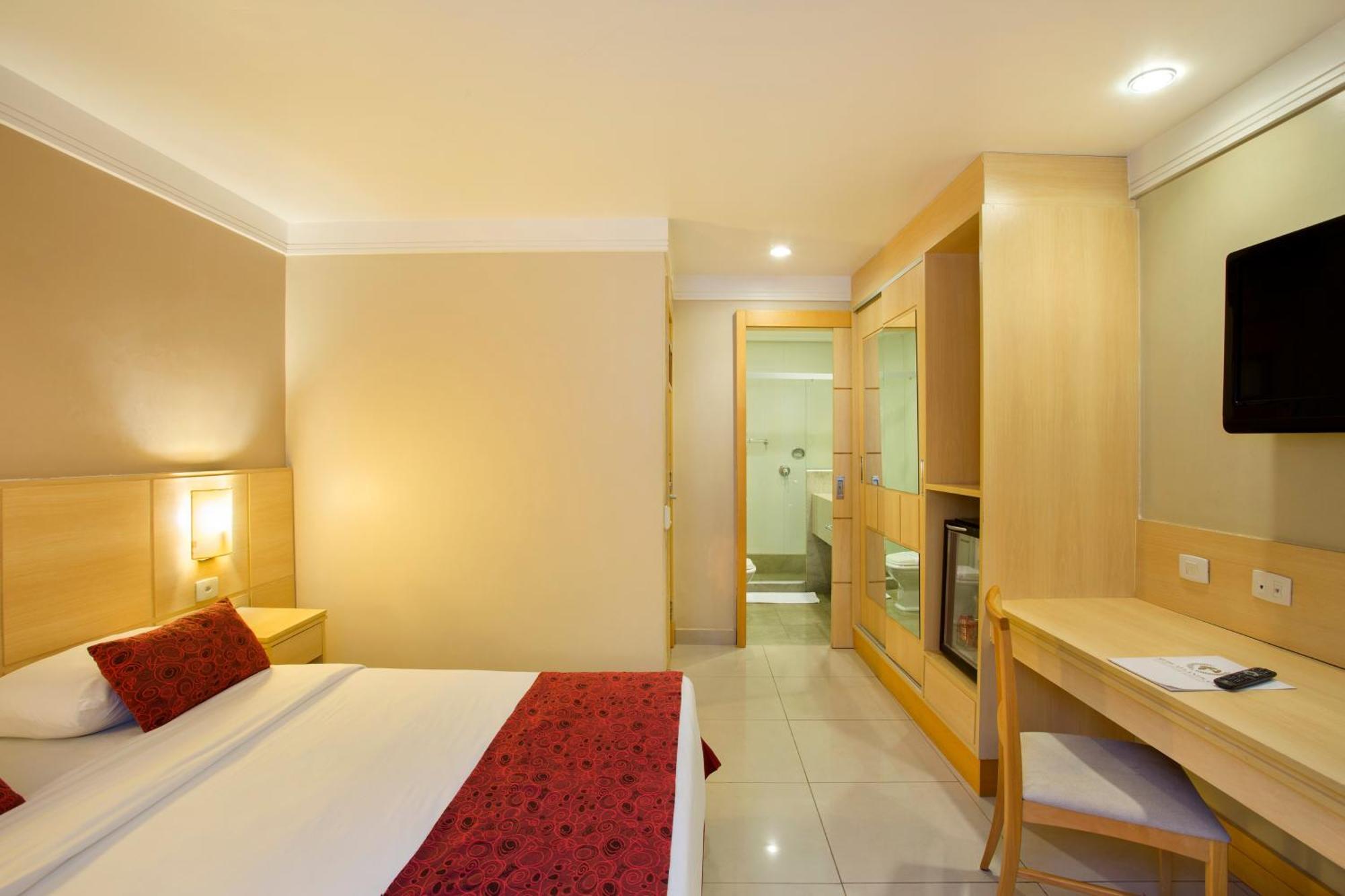 Standard Double Room,705950089:JPEG