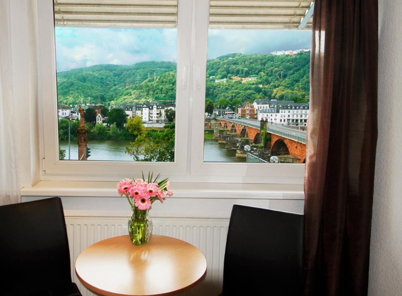 Chambre Lit King-Size - Vue sur Lac