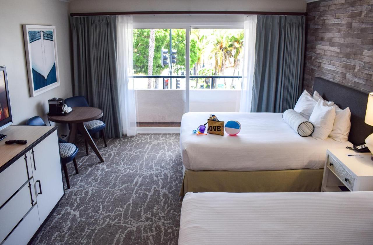 Chambre avec 2 Lits Queen-Size – Côté Port