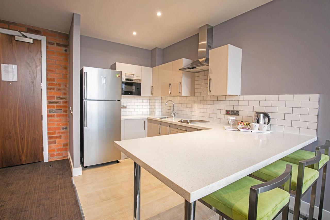 Executive Suite, 1 Bedroom, 1 King, Sofa Bed, Kitchen Kitchen,724565821:JPEG