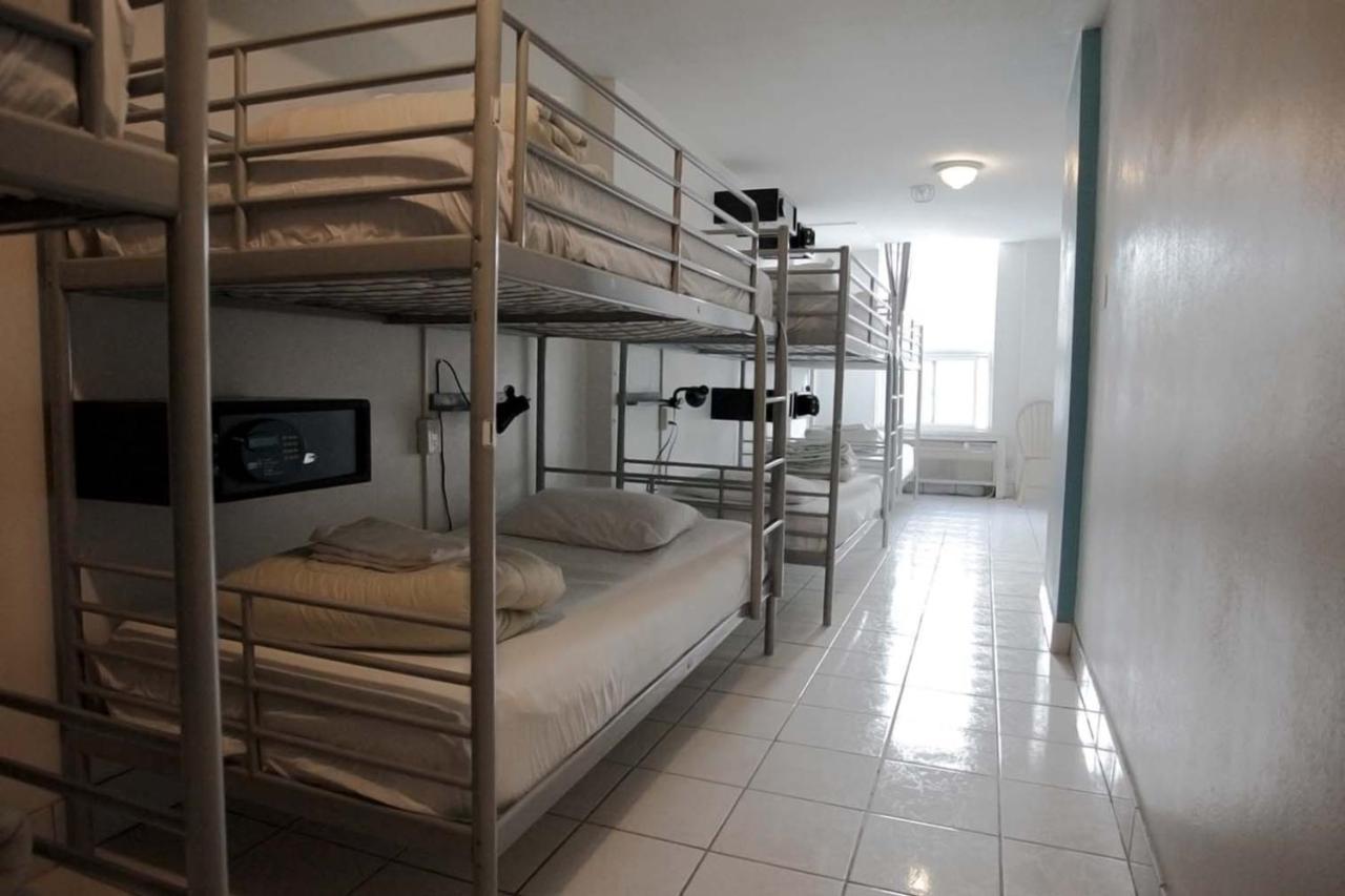 Cama em Dormitório Misto com 10 Camas