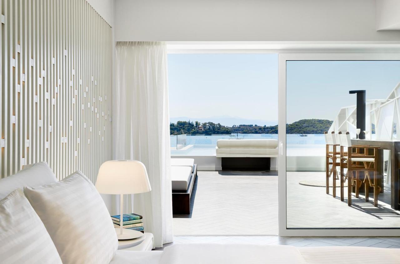 Luux Suite mit Gemeinschaftspool und Meerblick