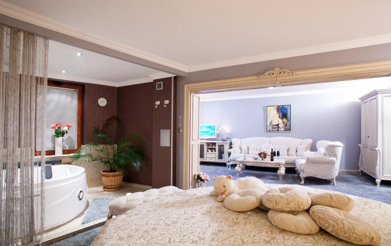 Interior Junior Suite with Hot Tub - Dayana