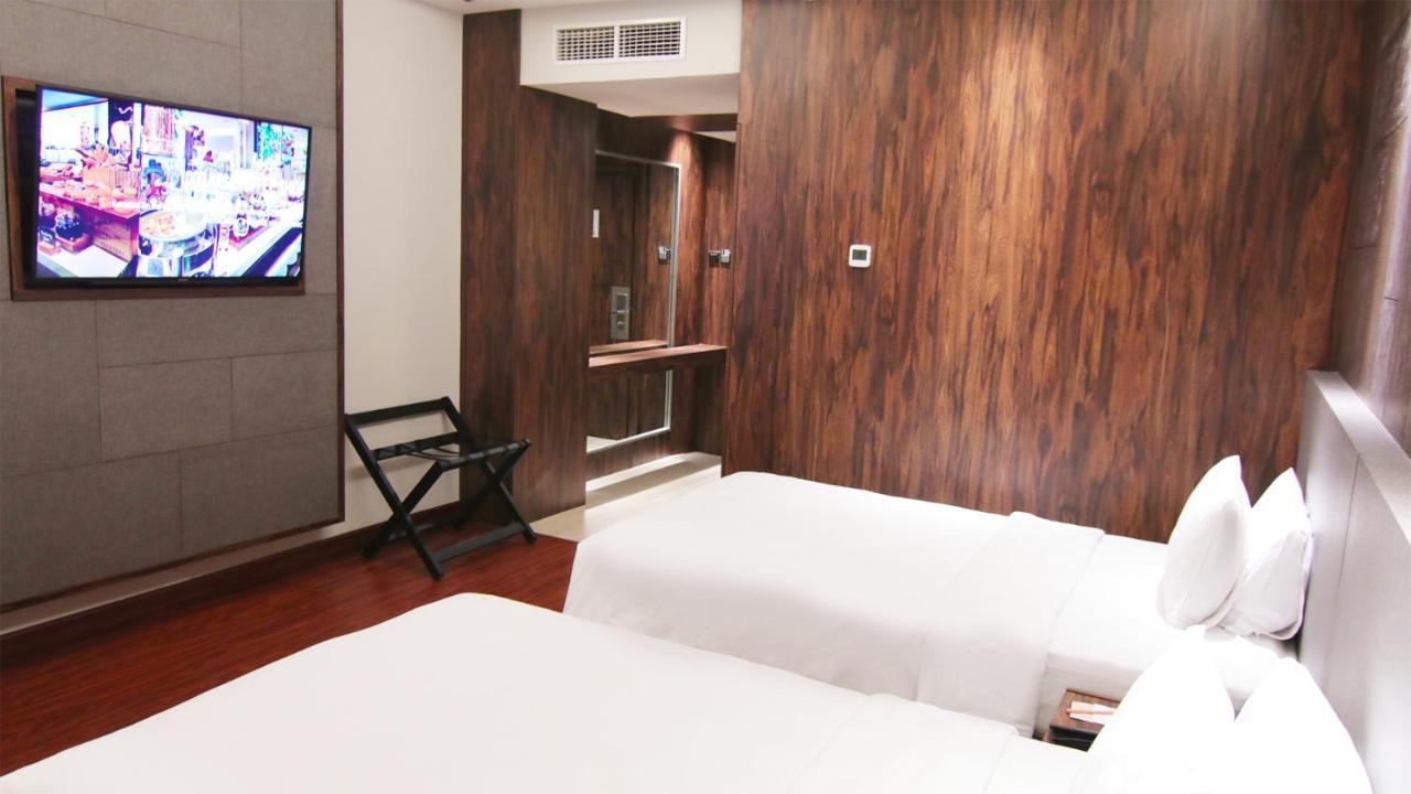 Superior Double Room (Smoking)