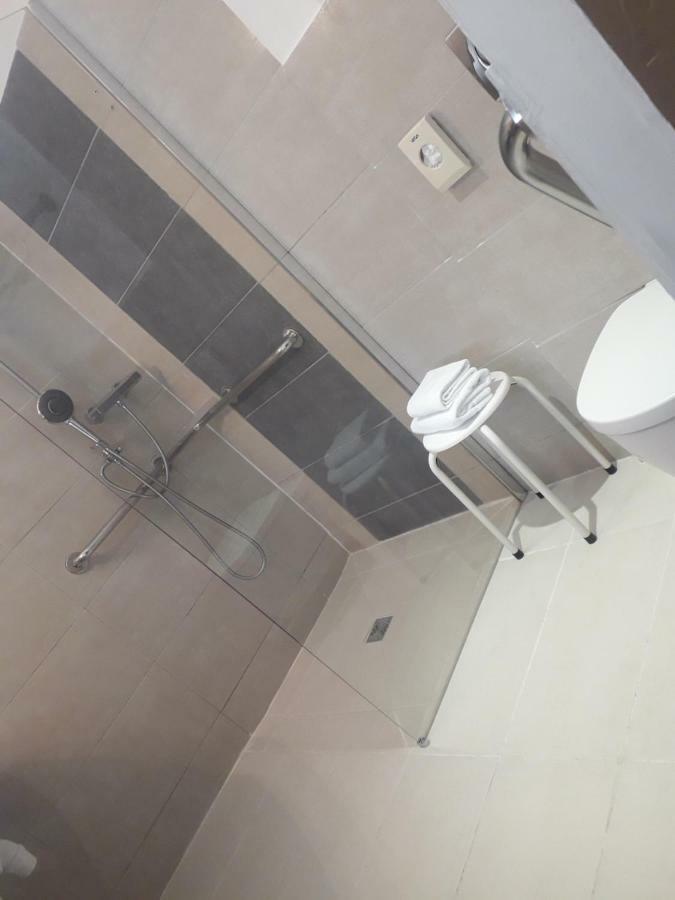Chambre Double avec Douche à l'Italienne - Climatisée
