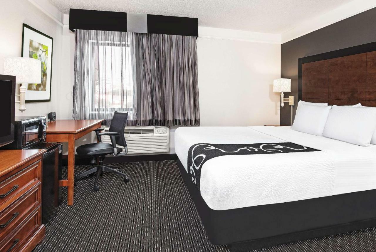 King Room - Disability Access,789447312:JPEG