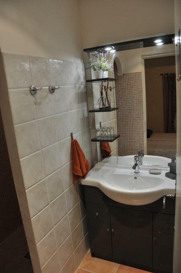 Twin Room,1377562967:JPEG