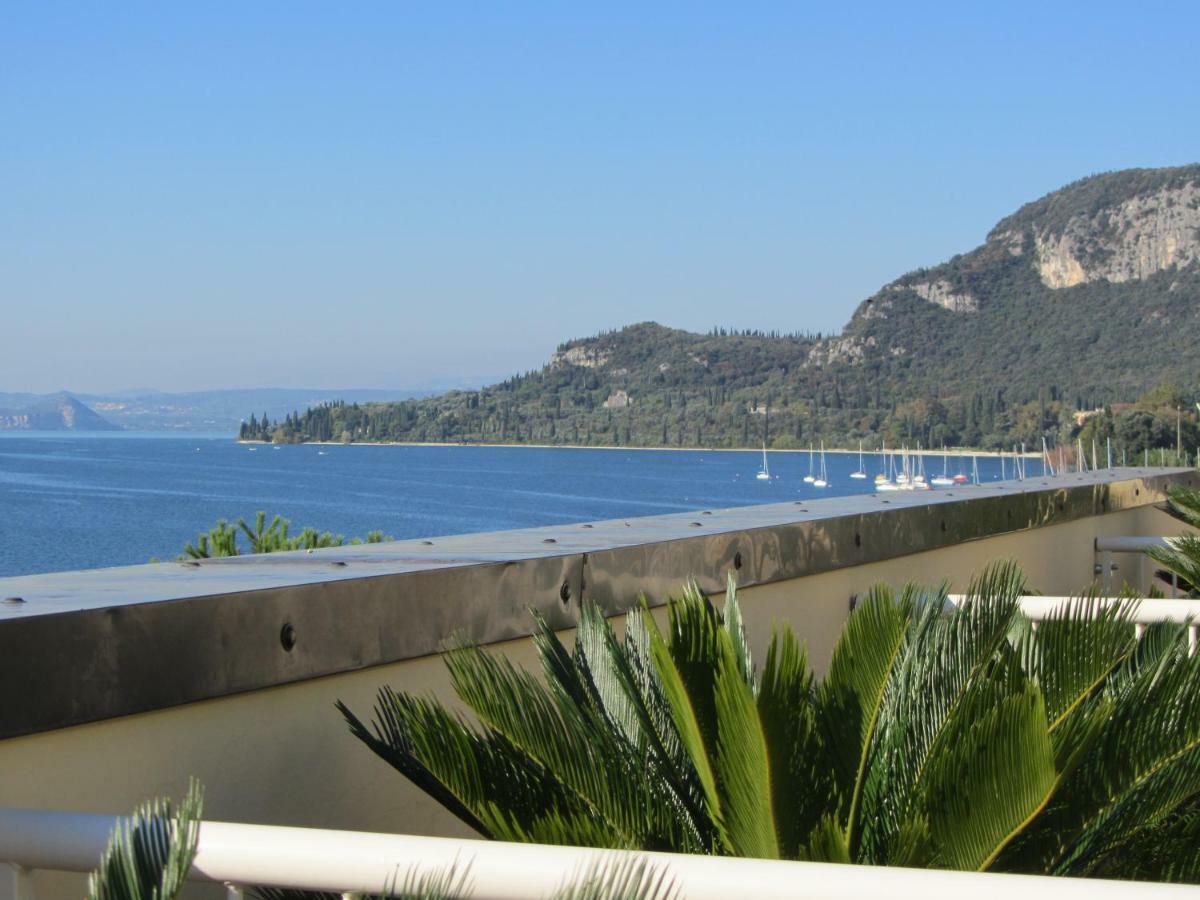 Double or Twin Room with Lake View