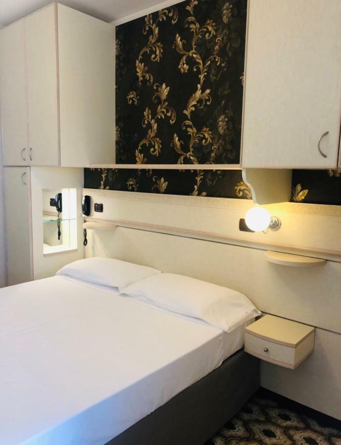 Double Room Side Sea View,1428526015:JPEG