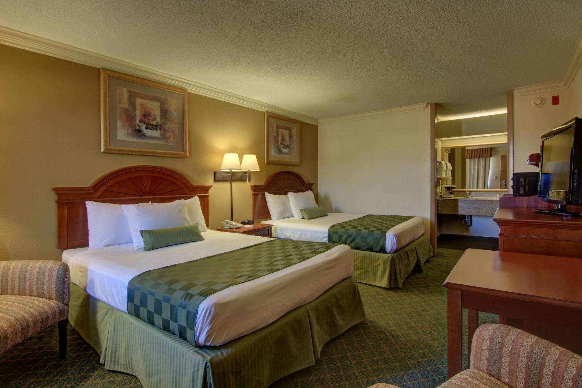 Queen Room with Two Queen Beds - Non-Smoking