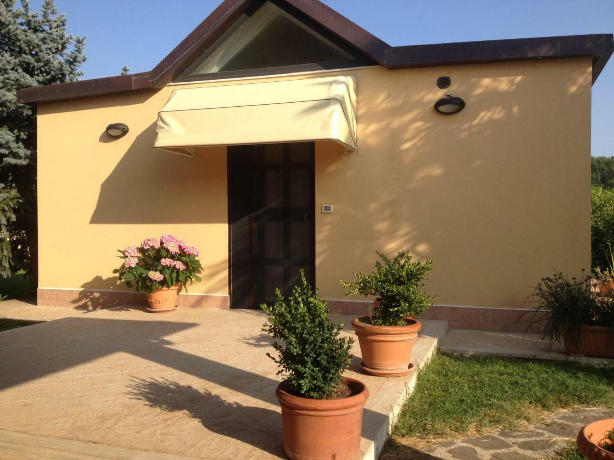 Deluxe Room with Private External Bathroom(2 Adults + 1 Child)