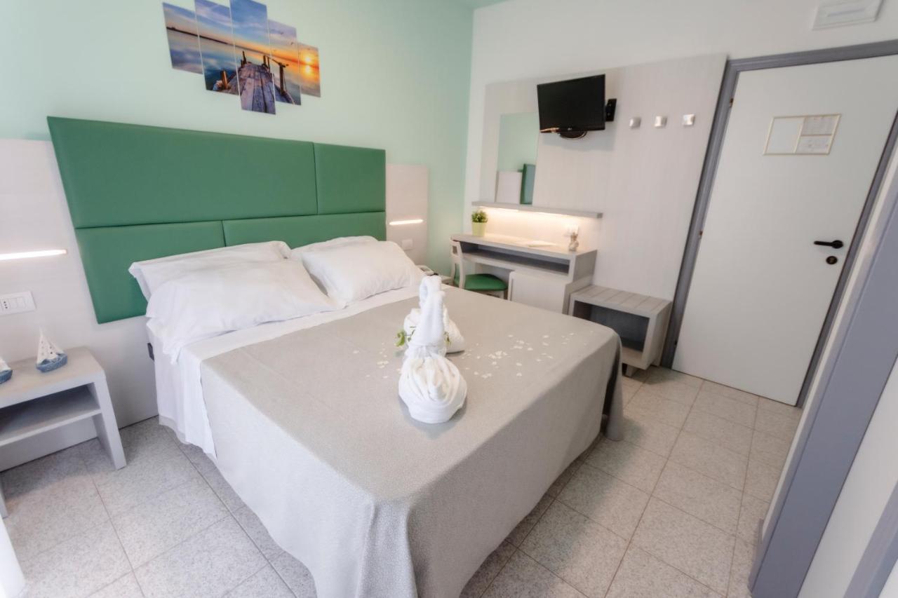 Doppel-/Zweibettzimmer mit Meerblick