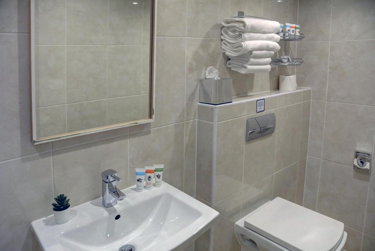 Standard Twin Room,974800915:JPEG