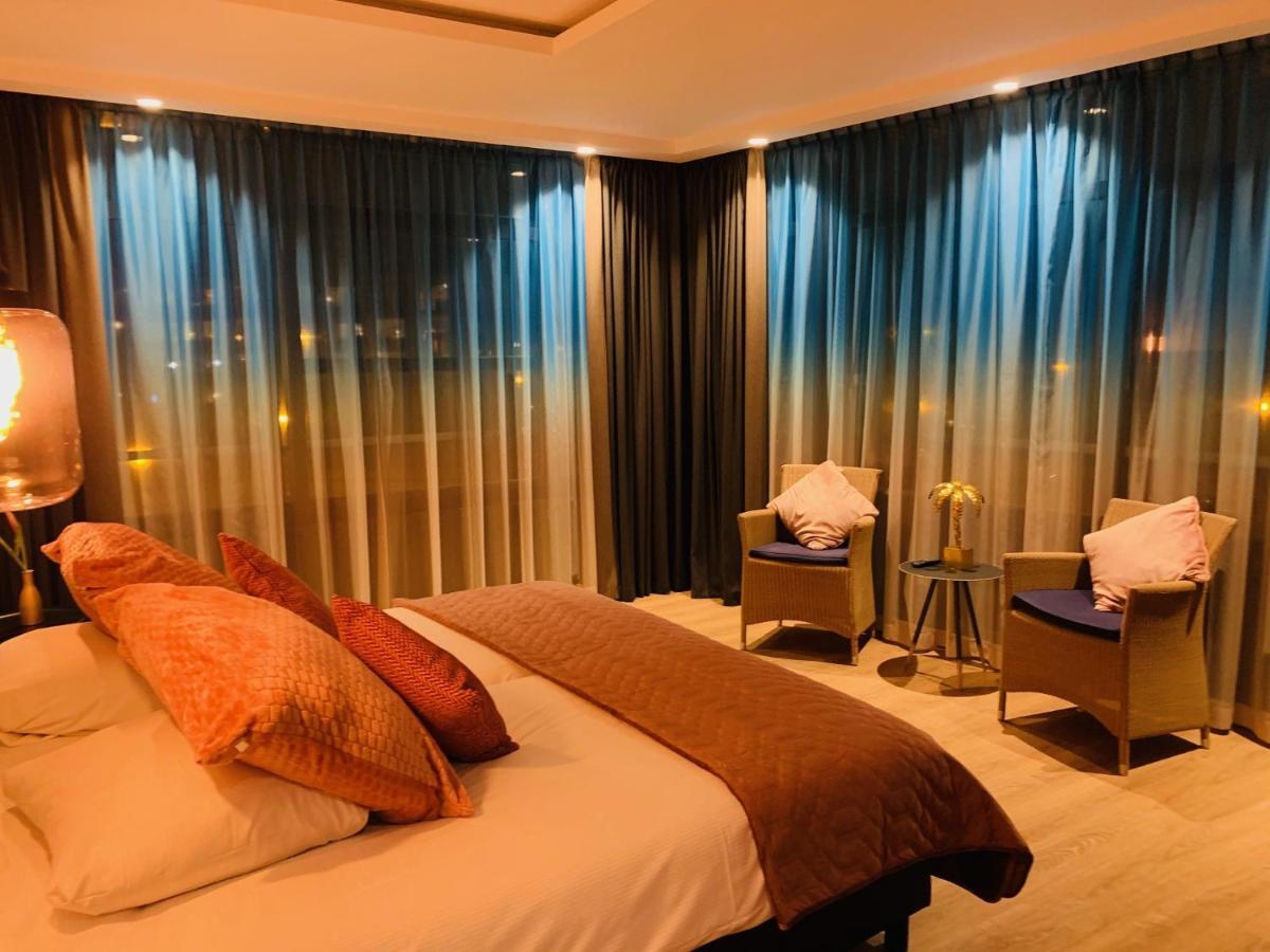 Large Room with Sloping Sea View