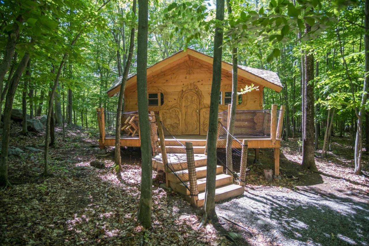 Cabane en bois rond,968014090:JPEG