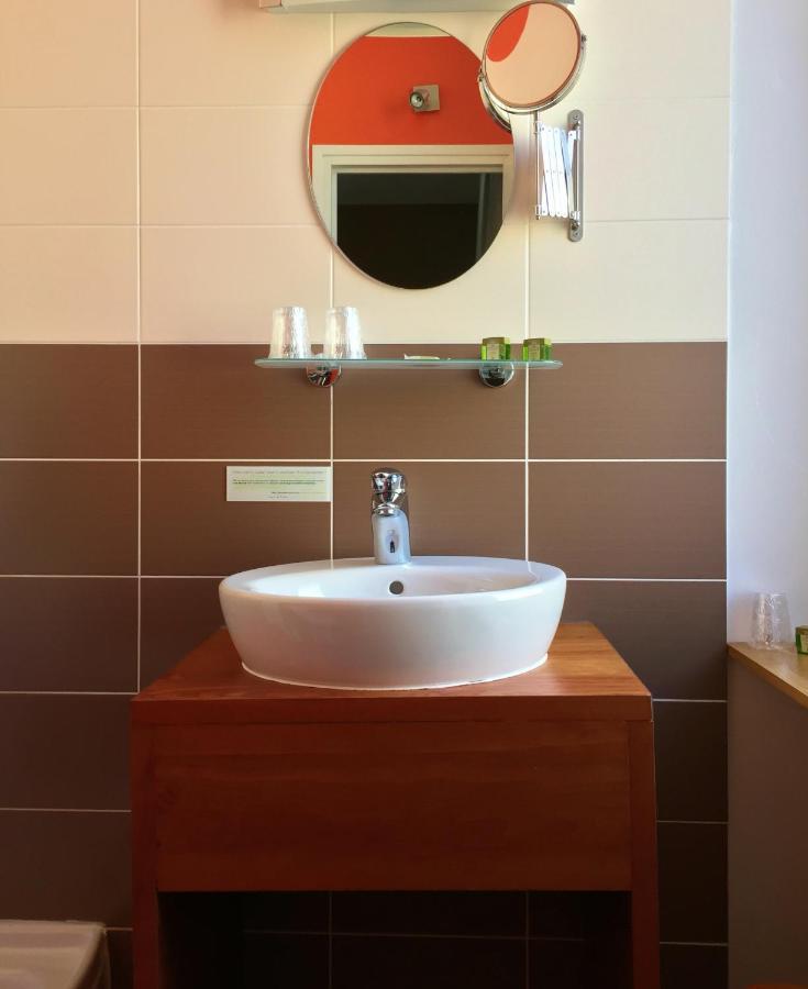 Prestige Room,1215352969:JPEG