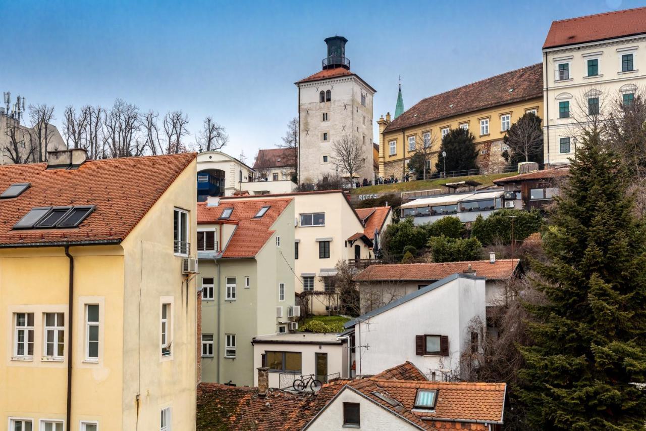 Double Room with Upper Town View