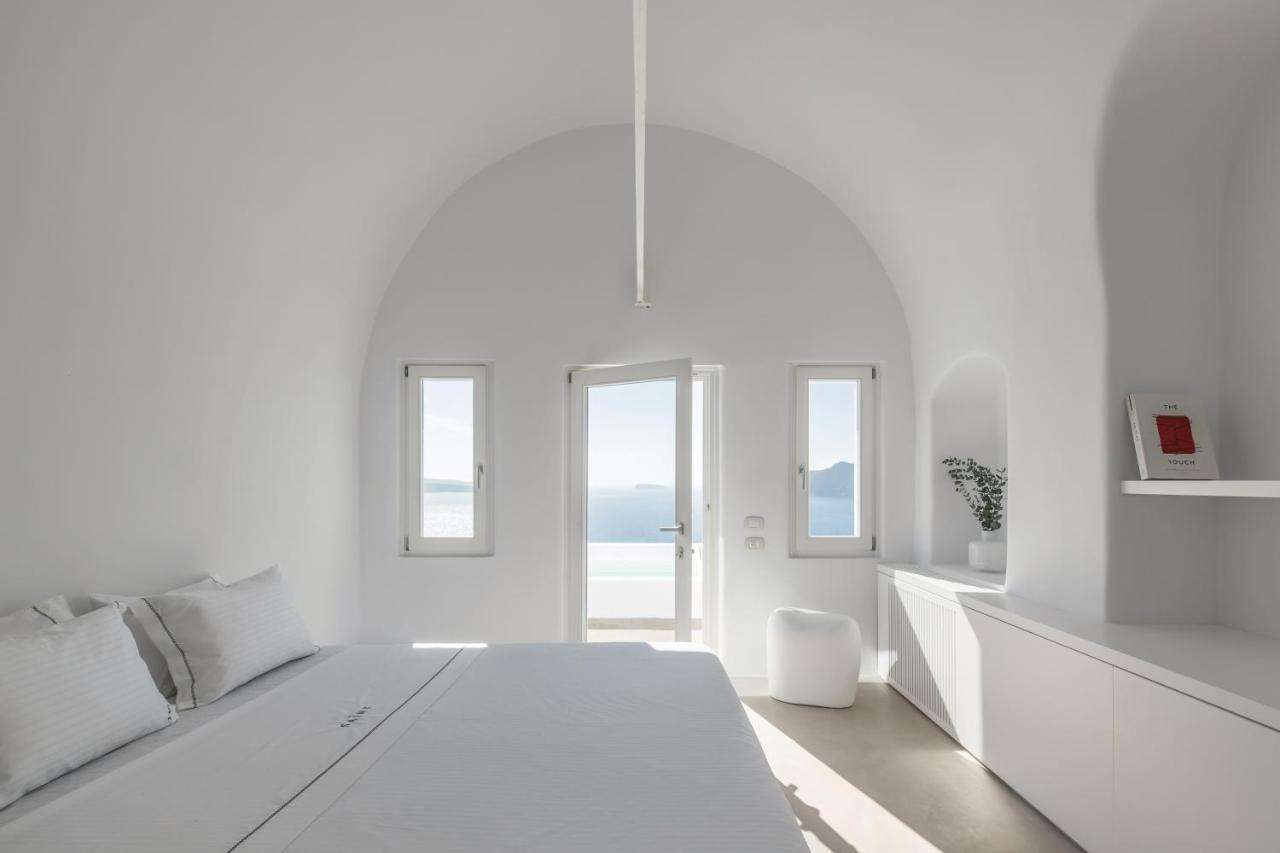 Mythic Suite with Private Outdoor Plunge Pool and 180o Caldera View,982665112:JPEG