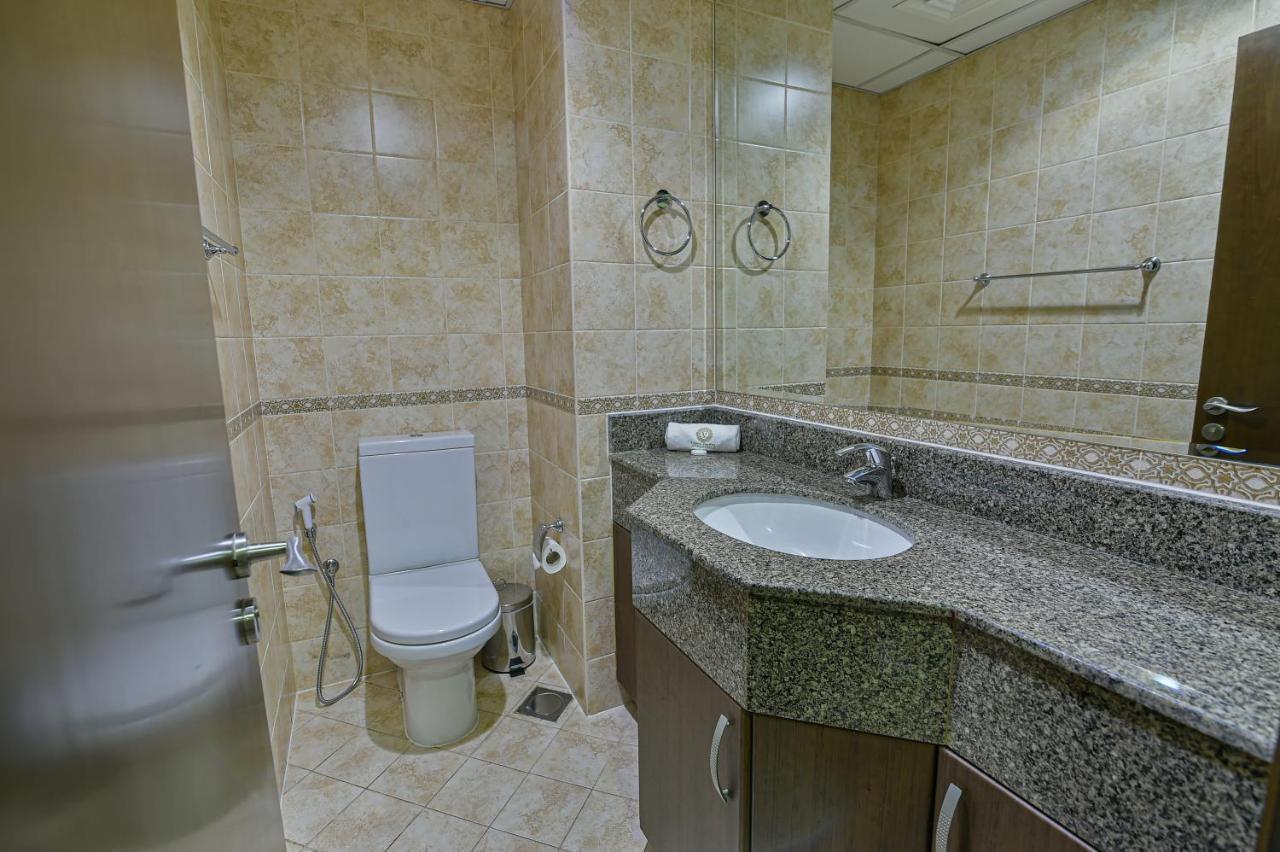 One-Bedroom Apartment,986654455:JPEG