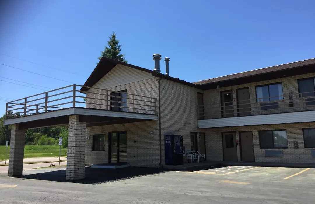 Malibu Inn-1