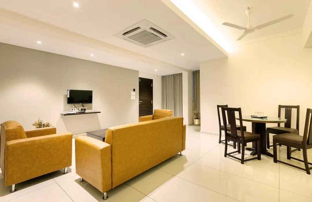 Hotel Paramount Suites & Service Apartments-1