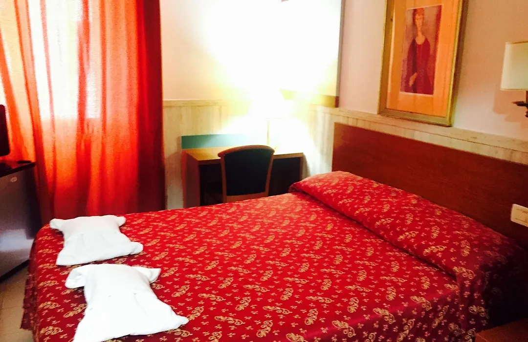 Hotel Pyramid-1