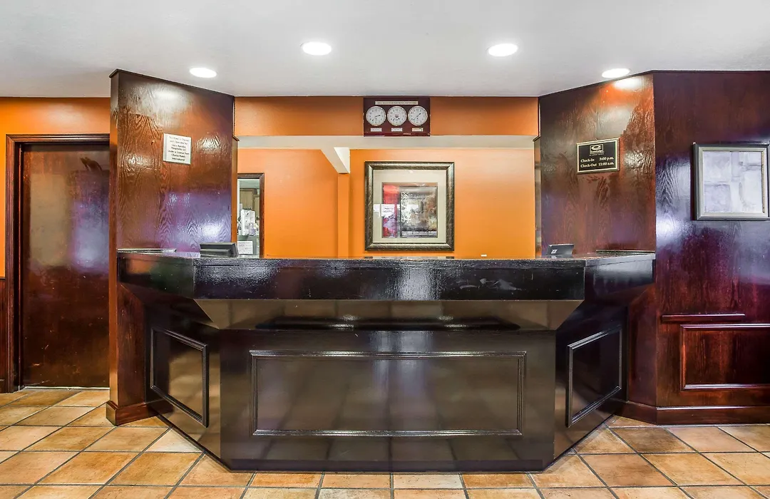 Econo Lodge Downtown-1